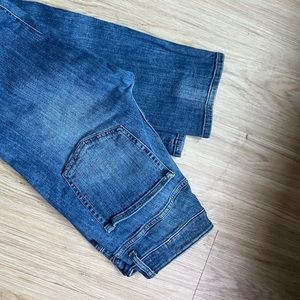 There’s are blue jeans. I thought they were women’s.